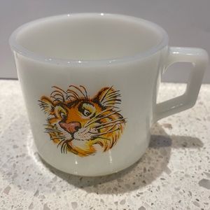 Vintage Anchor Hocking Fire-King Exxon Esso Tiger Milk Glass Mug